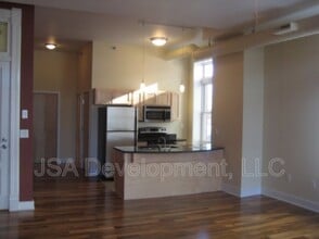 217-219 W 4th St in Waterloo, IA - Building Photo - Building Photo