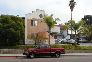 College Apartments in San Diego, CA - Building Photo - Building Photo