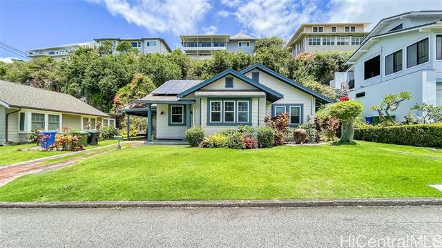 2102 McKinley St in Honolulu, HI - Building Photo