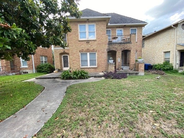 property at 245 E Lullwood Ave