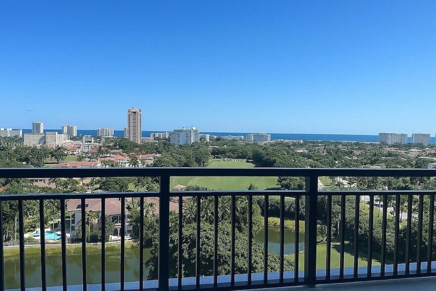 101 E Camino Real, Unit PH3D5 in Boca Raton, FL - Building Photo