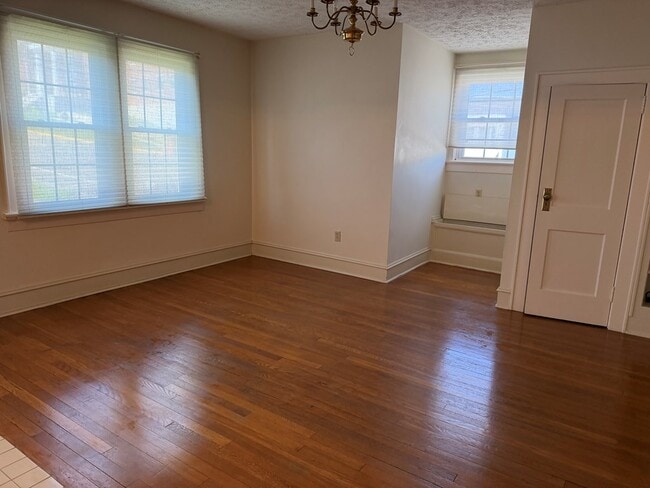 122 E Main St in Lebanon, VA - Building Photo - Building Photo