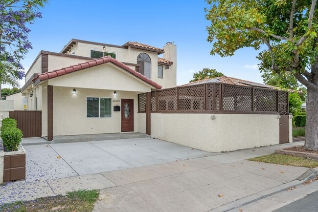 property at 4032 Elsa St