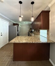 9646 Meadowglen Ln in Houston, TX - Building Photo - Building Photo