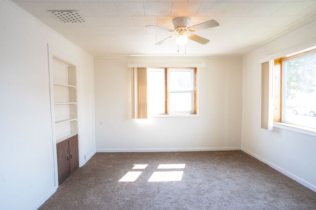 property at 1227 Green Bay St