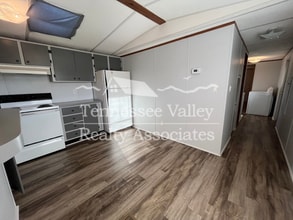 2248 Knoxville Hwy in Wartburg, TN - Building Photo - Building Photo