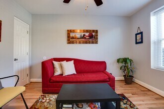 1719 H St NE, Unit 1 in Washington, DC - Foto de edificio - Building Photo