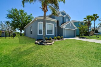 3079 Zander Dr in Grand Island, FL - Foto de edificio - Building Photo