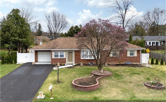 property at 3070 Elm Dr