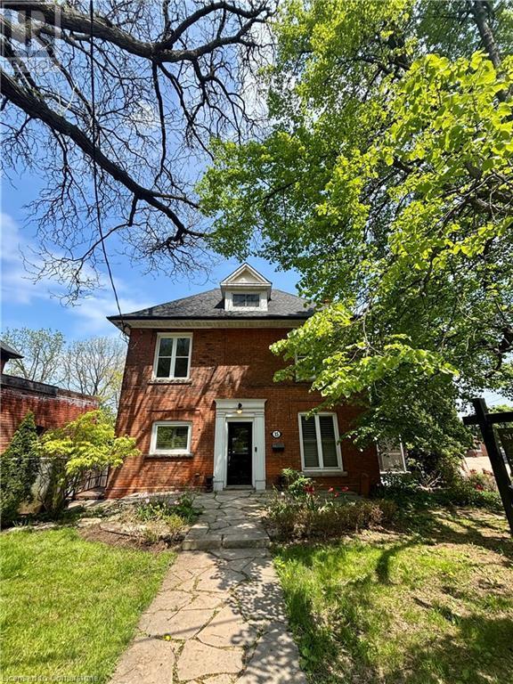 property at 15 Freeman Pl