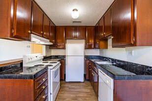 South Park Village Apartments in Sacramento, CA - Building Photo