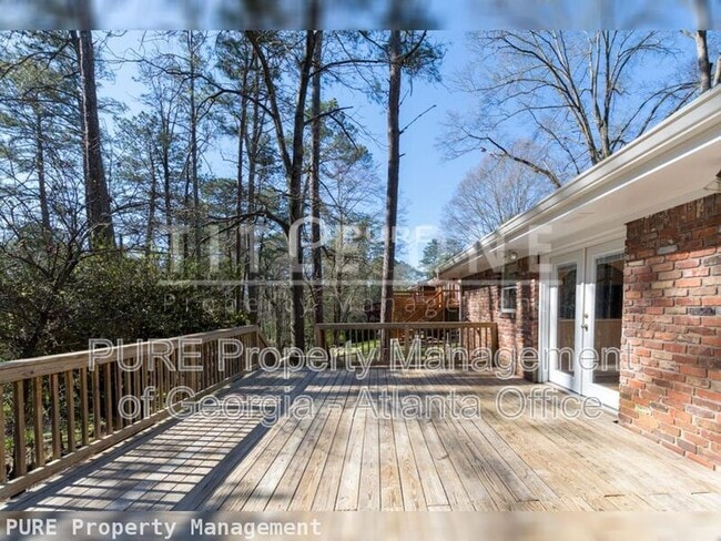 2435 Woodacres Rd NE in Atlanta, GA - Building Photo - Building Photo