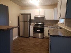 3047 Lake Monroe Rd in Douglasville, GA - Building Photo - Building Photo