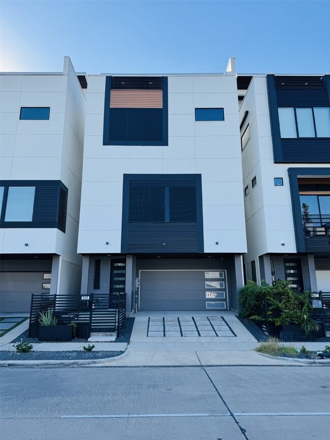 525 Memorial Heights Dr in Houston, TX - Building Photo - Building Photo