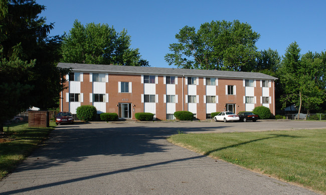 Fairlane Apartments in Lansing, MI - Building Photo - Building Photo