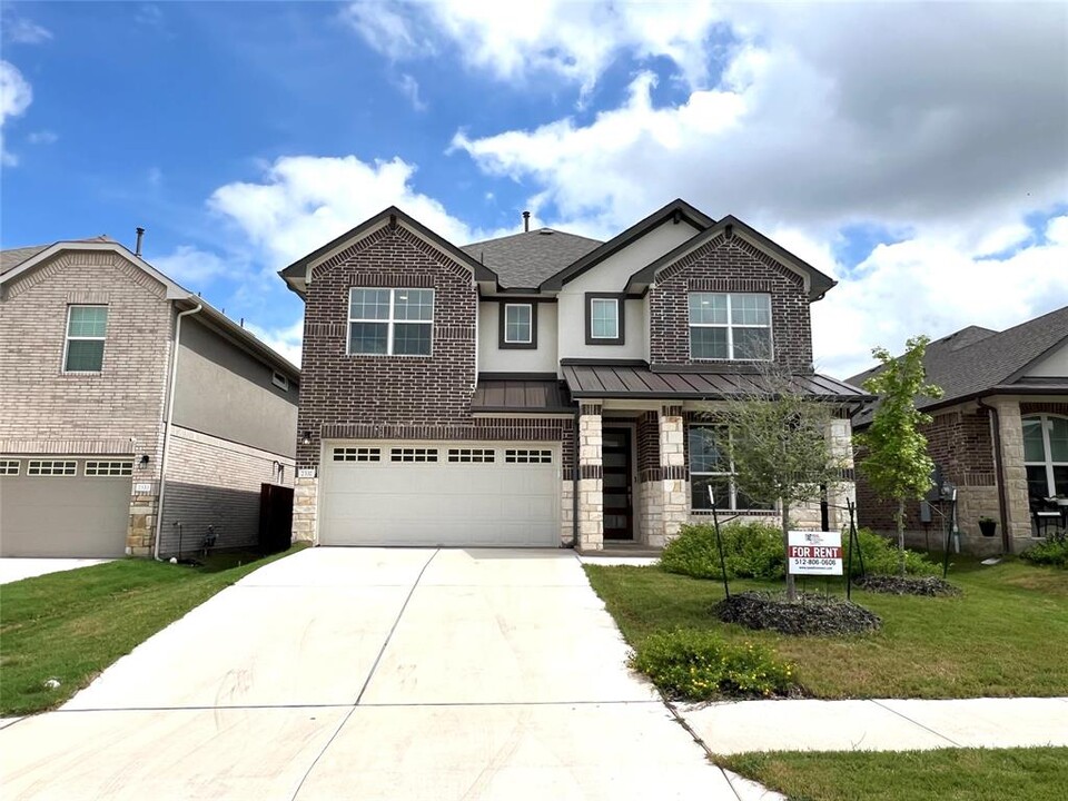 2337 Bravo Pass in Leander, TX - Foto de edificio