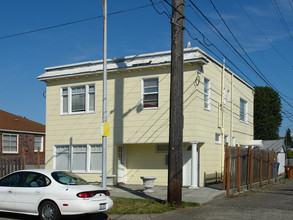 913 S 10th St in Tacoma, WA - Foto de edificio - Building Photo