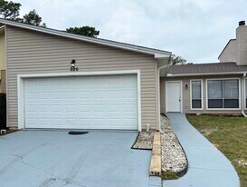 926 Holbrook Cir in Fort Walton Beach, FL - Building Photo