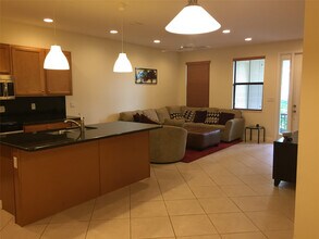 3310 NW 125th Ln in Sunrise, FL - Building Photo - Building Photo