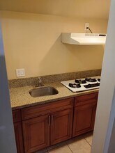 9818 Hallwood Dr in Temple City, CA - Foto de edificio - Building Photo