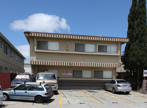 Galaxy Manor in San Diego, CA - Foto de edificio - Building Photo