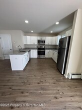 1112 Howell St in Archbald, PA - Foto de edificio - Building Photo