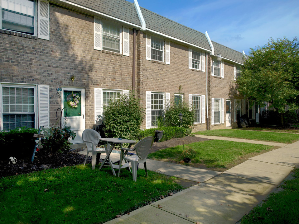 Forest Station Apartments in Philadelphia, PA - Building Photo