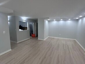 131 Coolidge Ave, Unit 122 in Watertown, MA - Foto de edificio - Building Photo