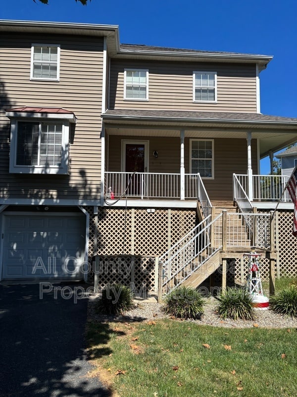 property at 6 Creek Side Ct
