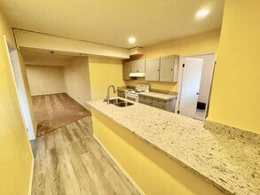 11721 12th Ave NW in Seattle, WA - Building Photo - Building Photo