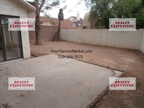 6917 Placita Del Perone in Tucson, AZ - Building Photo - Building Photo