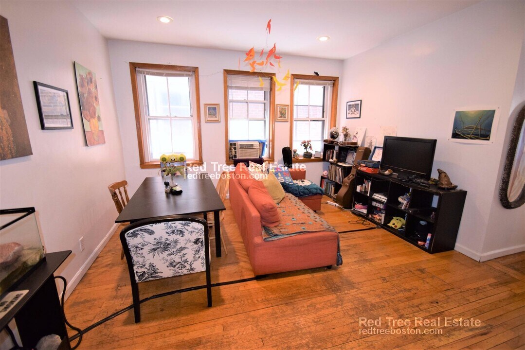 17 Aberdeen St, Unit 4 in Boston, MA - Building Photo