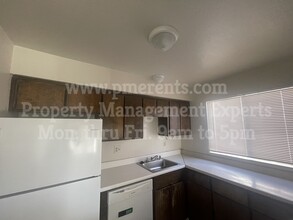 8009 Champagne Dr in Stockton, CA - Building Photo - Building Photo