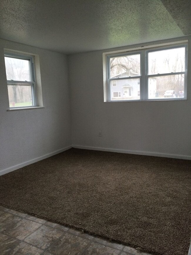 517 Nicholas St in Waterloo, IA - Building Photo - Building Photo