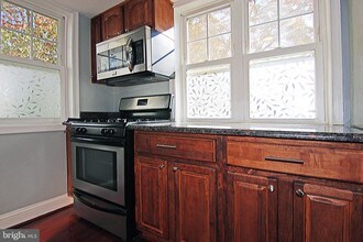 912 Barnaby St SE-Unit -201 in Washington, DC - Building Photo - Building Photo