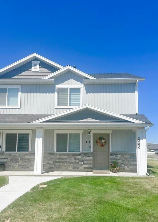 2460 W 450 N in Tremonton, UT - Foto de edificio