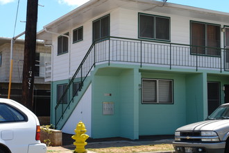 2221 Fern St in Honolulu, HI - Building Photo - Building Photo