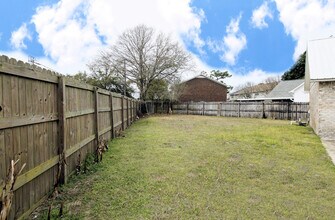 23 Ruby Cir in Mary Esther, FL - Building Photo - Building Photo