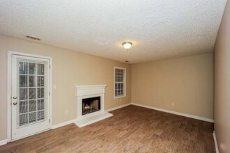220 Brookwood Cove in College Park, GA - Building Photo - Building Photo