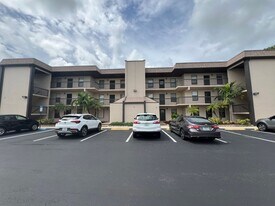 1999 Kings Hwy in Port Charlotte, FL - Building Photo