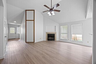 14203 Anita Marie Ln in Austin, TX - Foto de edificio - Building Photo