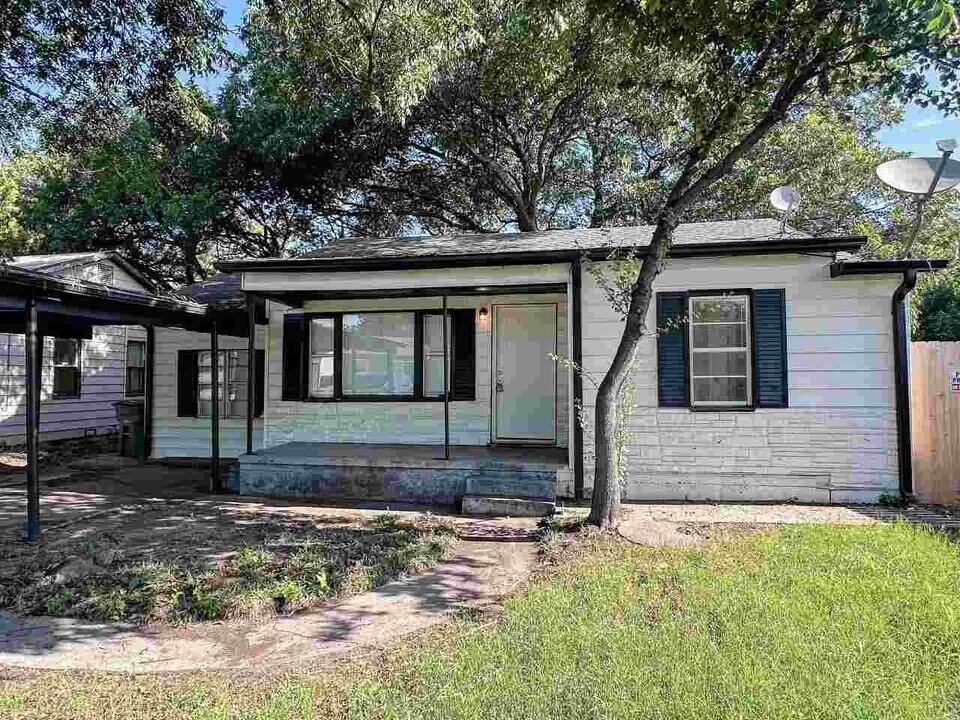 1605 NW Baldwin Ave in Lawton, OK - Building Photo