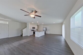 32150 Katelin Cir in Leesburg, FL - Building Photo - Building Photo