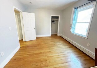 40 Plymouth St in Cambridge, MA - Building Photo - Building Photo