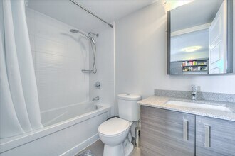 1 Uptown Dr in Markham, ON - Building Photo - Building Photo