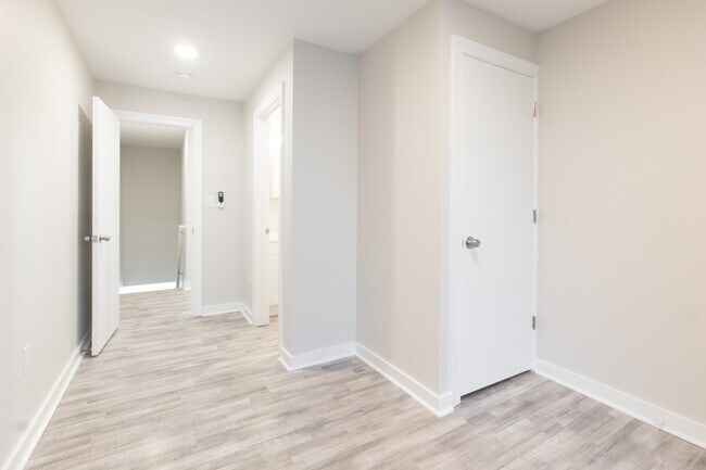 3067 Potter St photo'