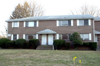 Crestview Apartments in Edison, NJ - Foto de edificio - Building Photo