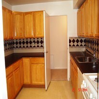 6001 Arlington Blvd in Falls Church, VA - Building Photo