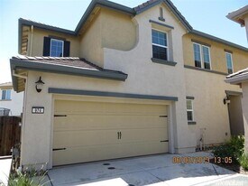 974 Latitude Ln in Lincoln, CA - Building Photo