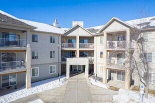 3000 Citadel Meadow Pt NW in Calgary, AB - Building Photo